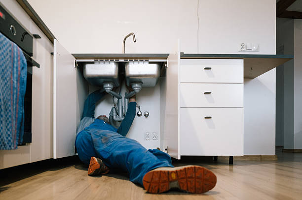 Professional Leak Detection technician working in Mexico Beach, FL